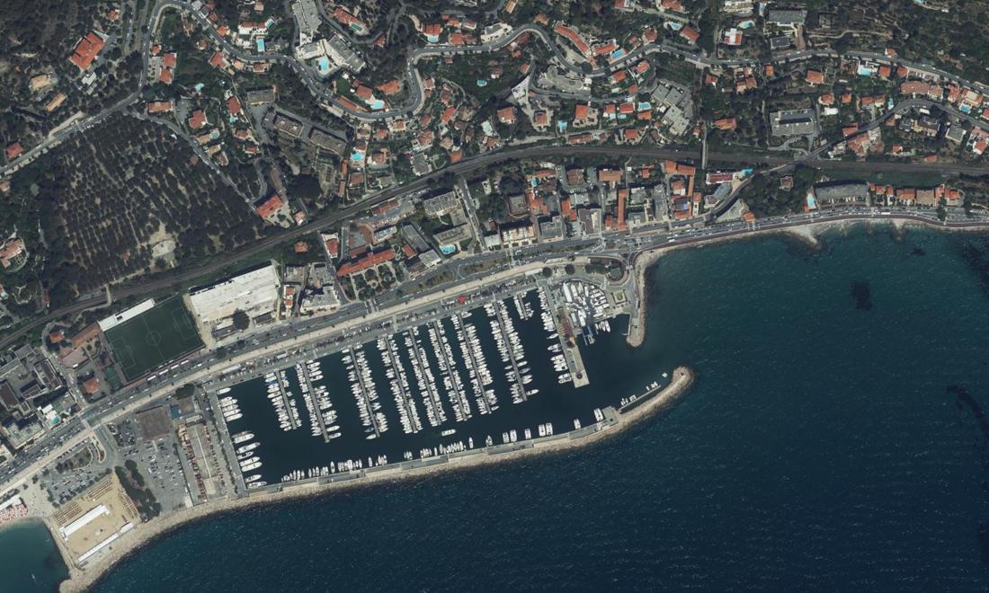 Vue aérienne — Port de Garavan