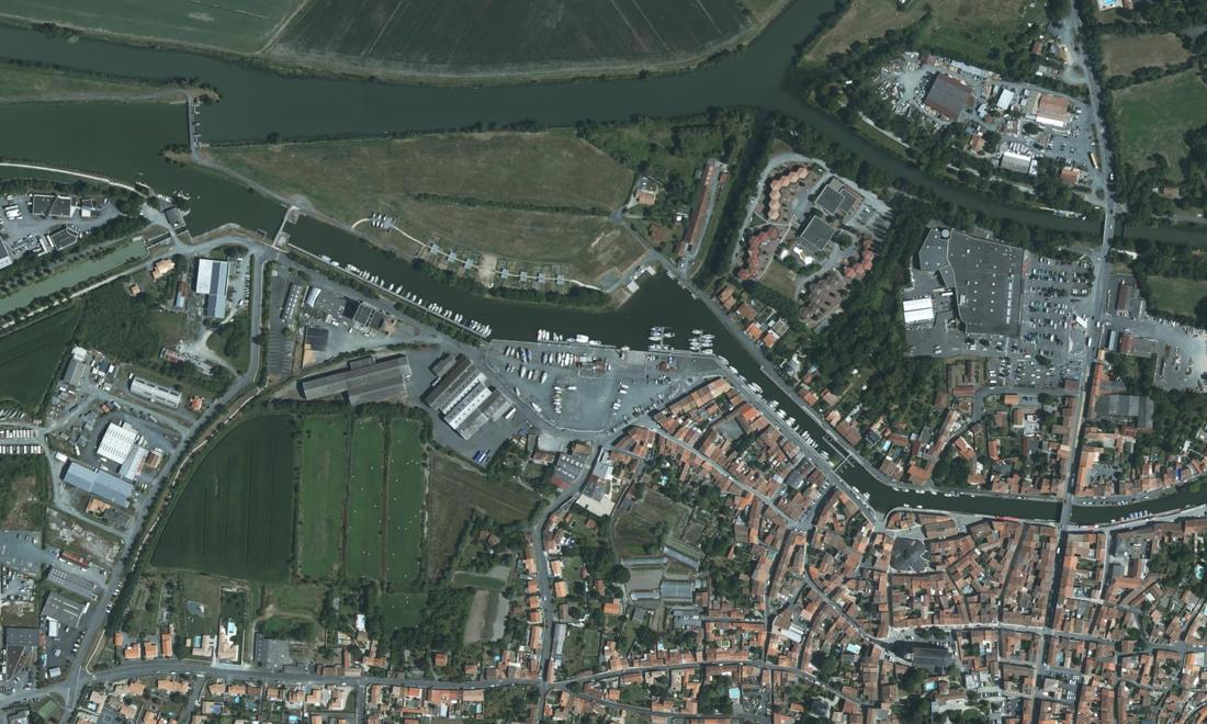 Vue aérienne — Port de Marans