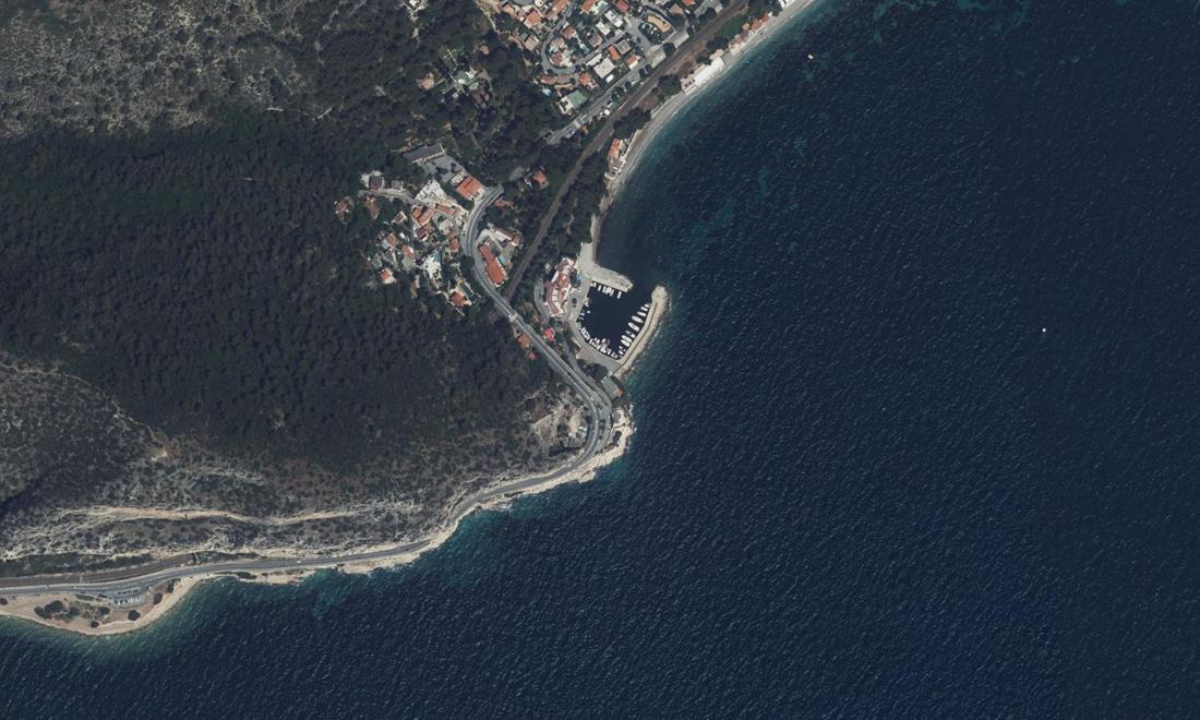 Vue aérienne — Port d'Eze Silva Maris