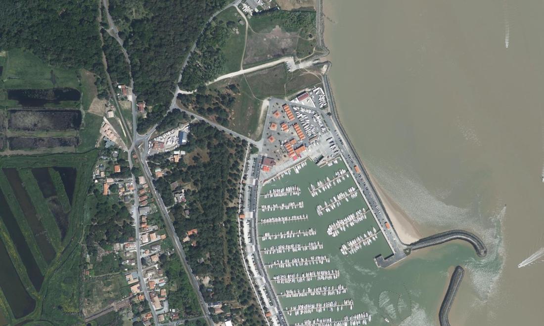 Vue aérienne — Port Médoc