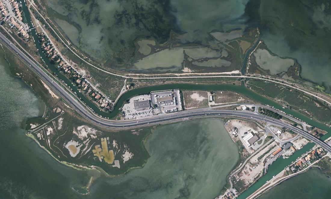 Vue aérienne — Port On Land