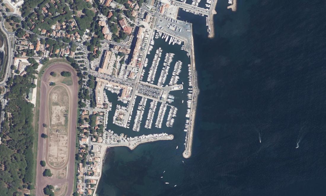 Vue aérienne — Port Saint Pierre