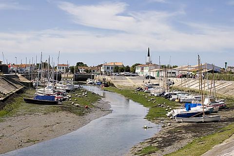Le port d’Ars-en-Ré à marée basse